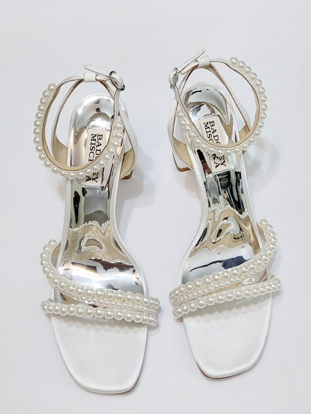 BADGLEY MISCHKA Women's White Pearl-Strap Block Heel Sandals Size 6.5